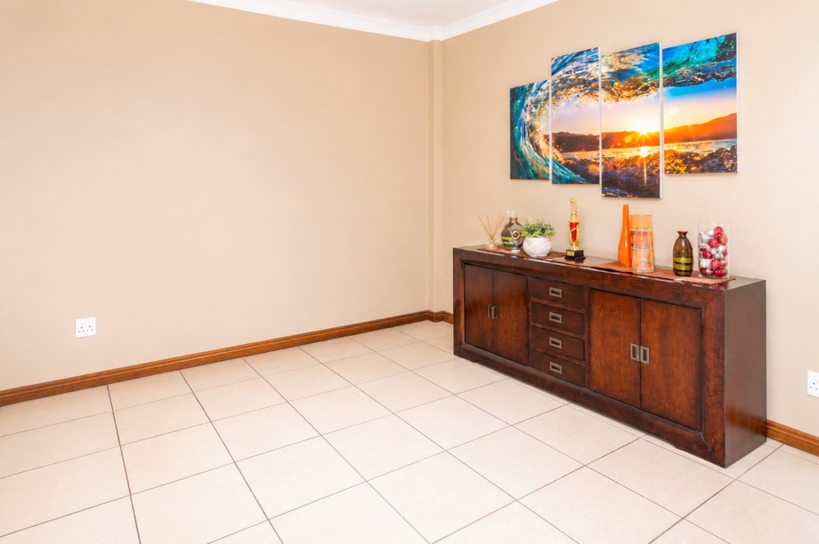 4 Bedroom Property for Sale in Kosmos Ridge North West